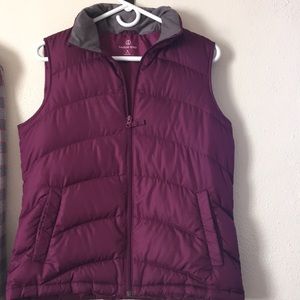 Lands’End puffer vest Small